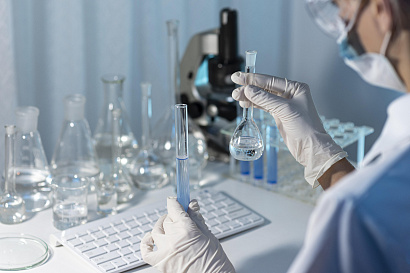 Как правильно хранить химические реактивы в лаборатории? Выбор лучшего шкафа